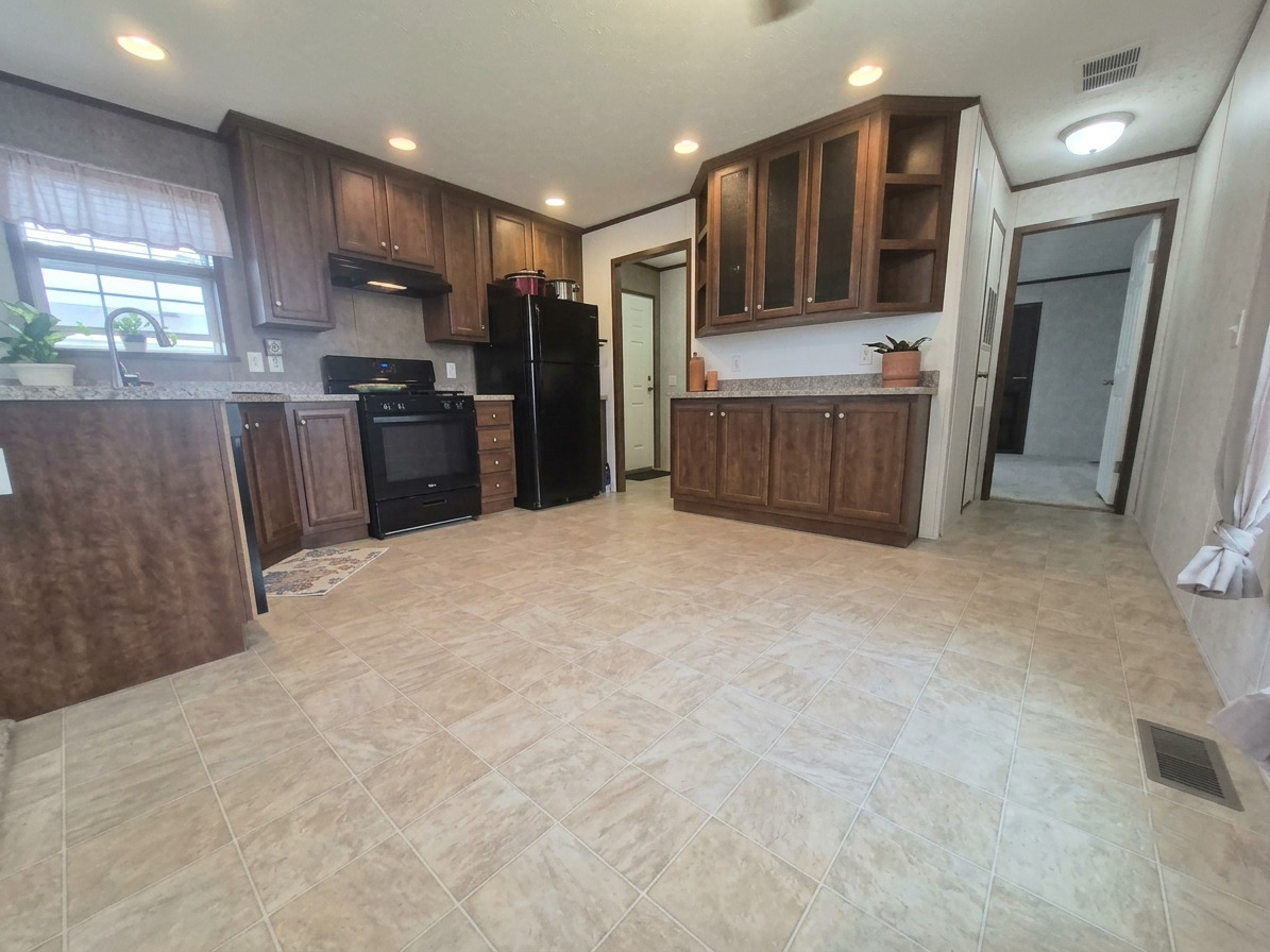 83 St. George Drive Property Photo 3