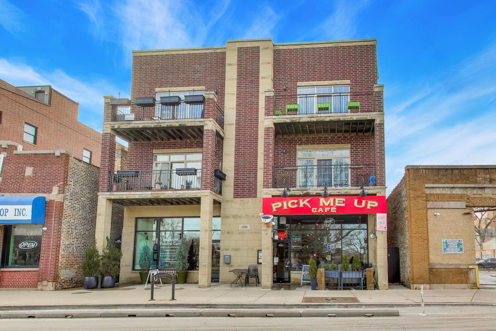4880 N Clark Street 2a Property Photo 1