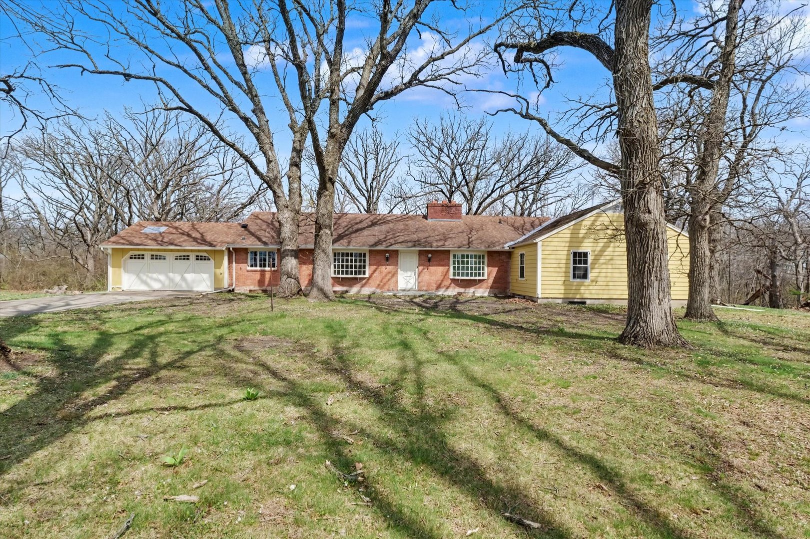 404 Oak Drive Property Photo 1