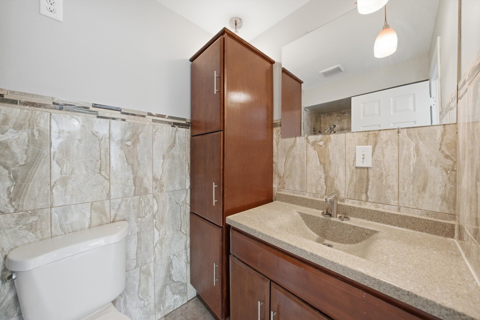 3243 S 49th Avenue 103 Property Photo 7