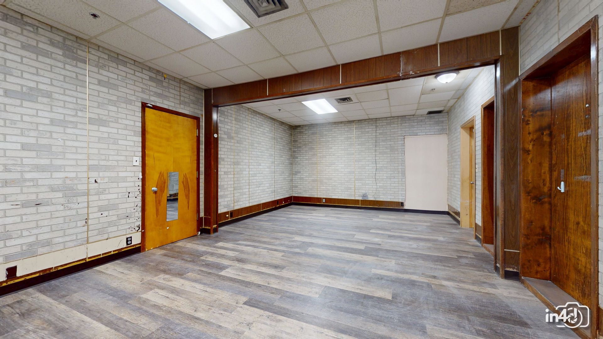 20 E Cass Street Property Photo 3