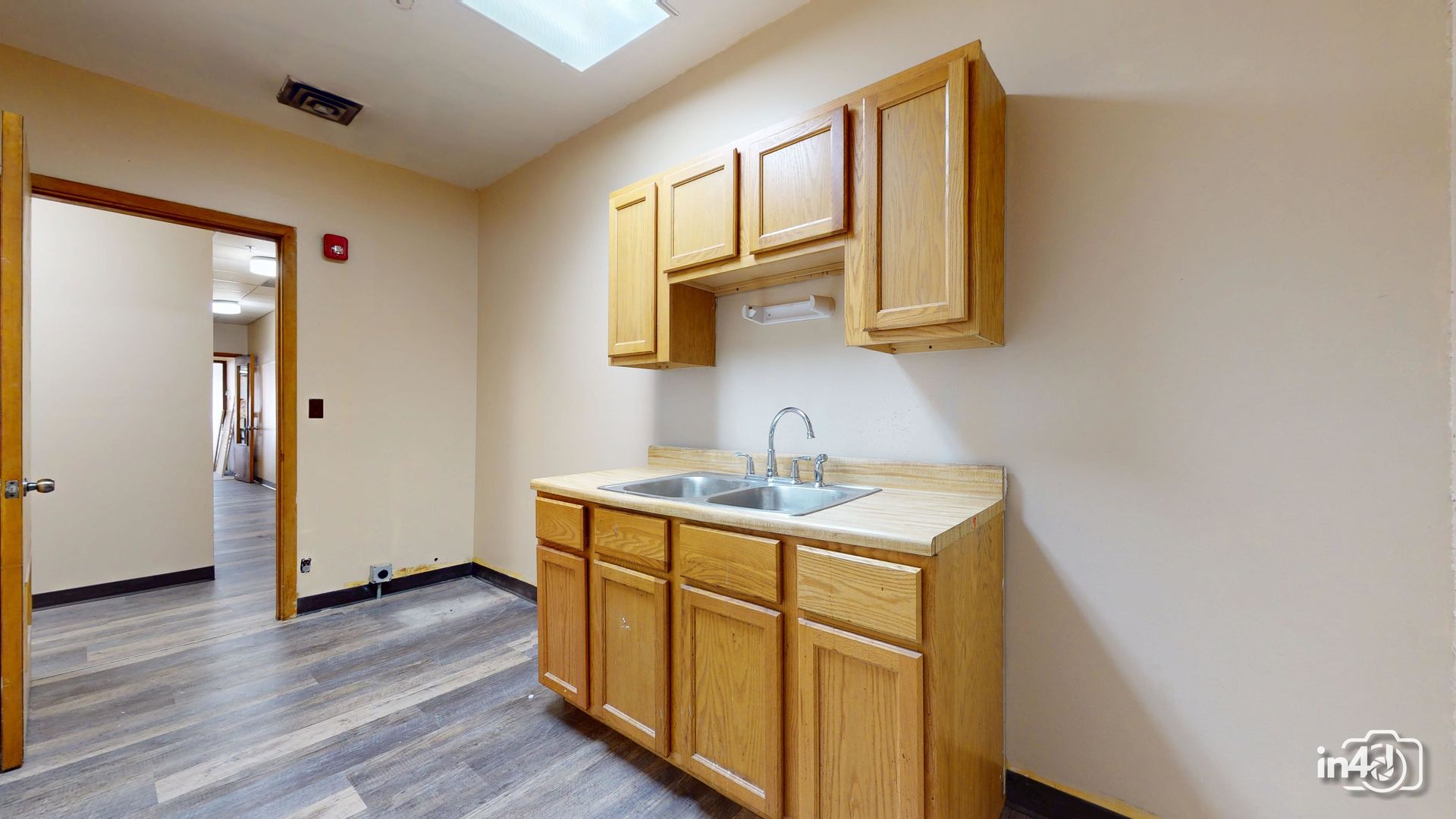 20 E Cass Street Property Photo 4