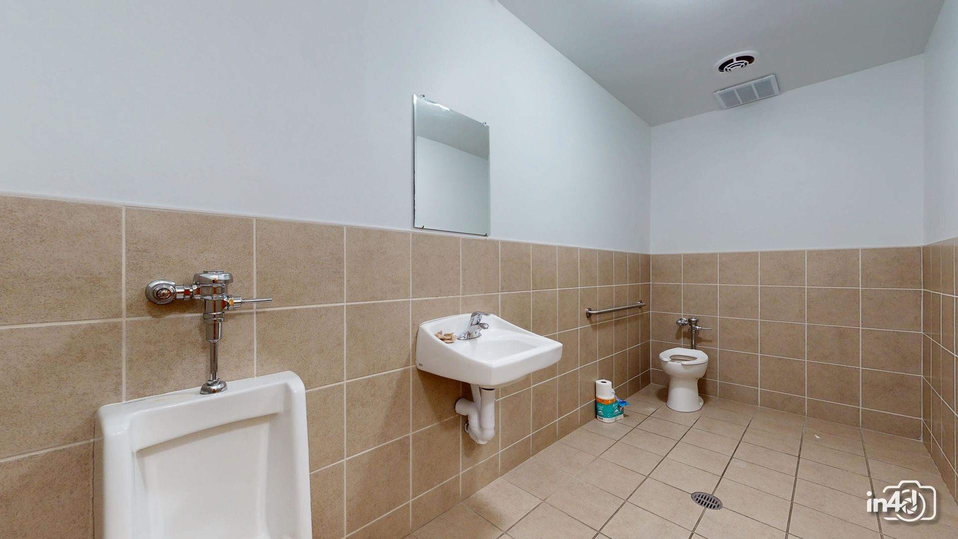 20 E Cass Street Property Photo 6