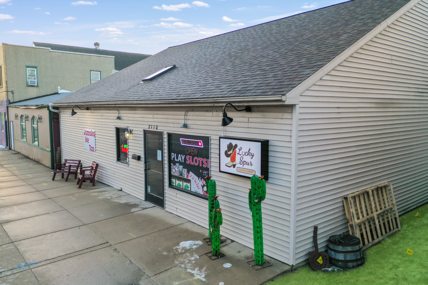 2110 4th Street Property Photo 3