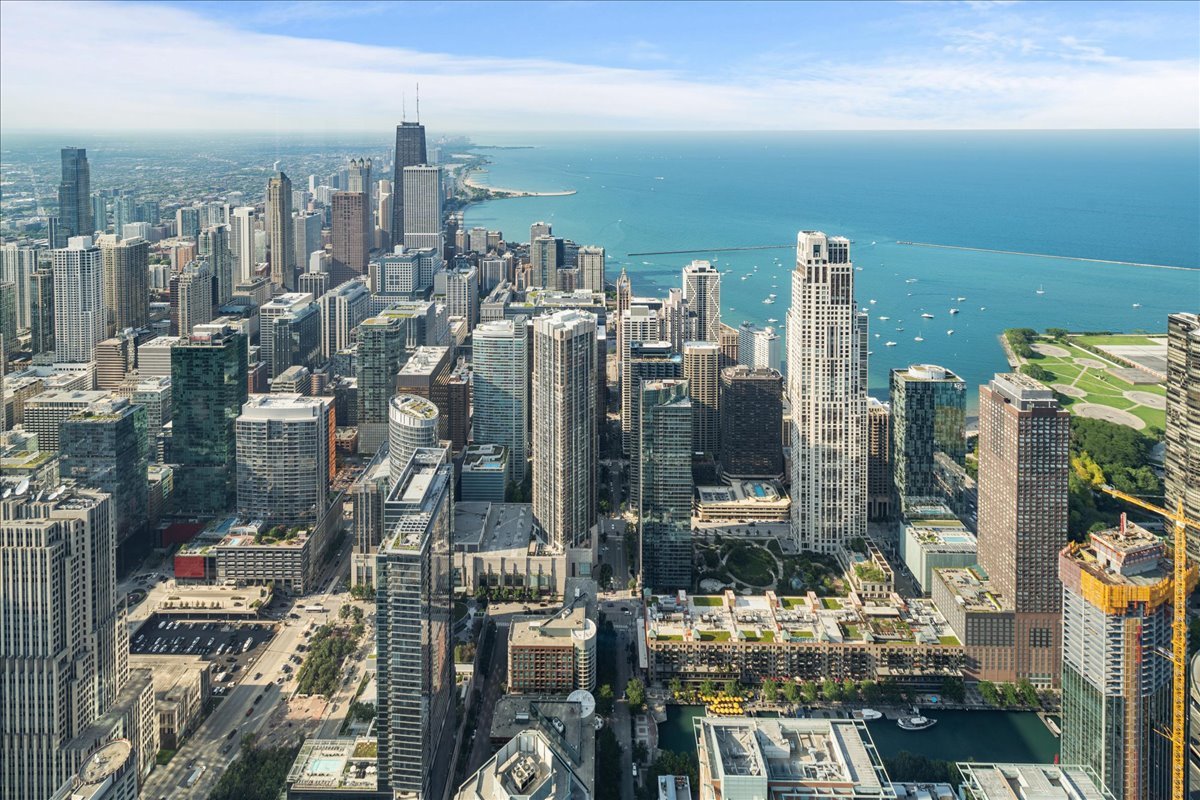 363 E Wacker Drive 9101 Property Photo 33