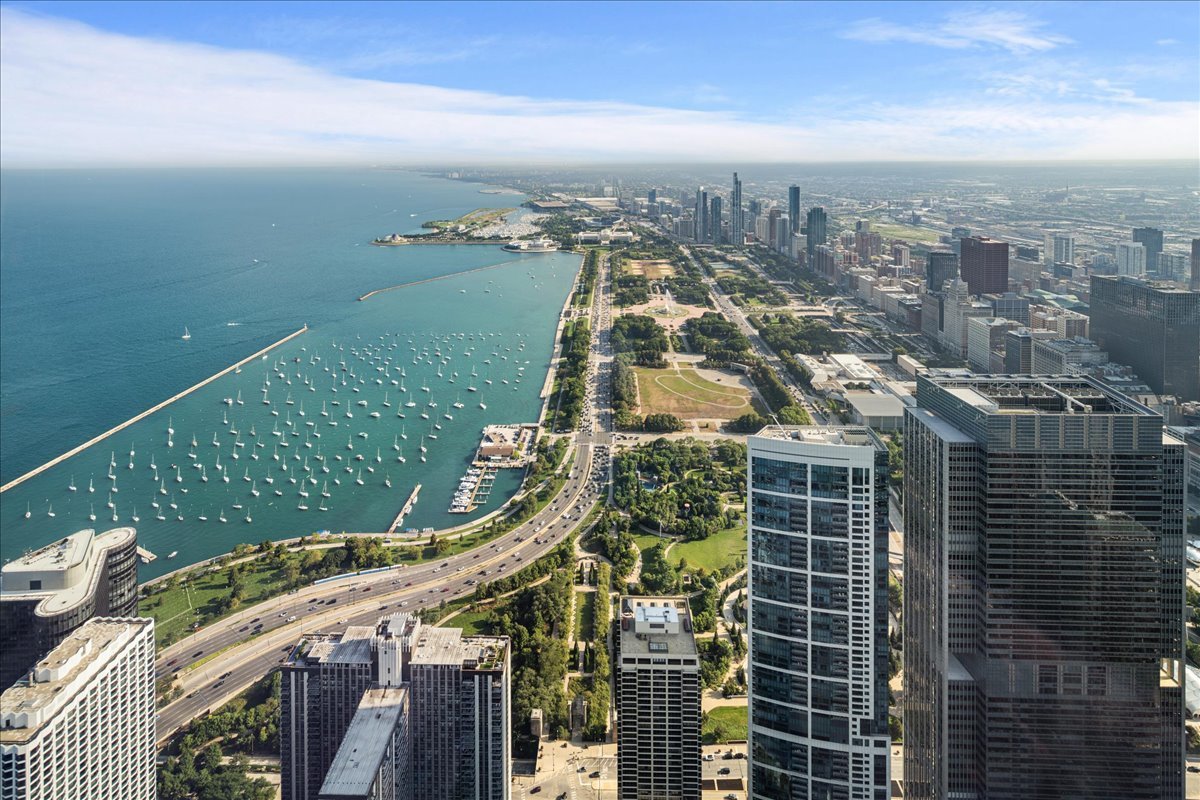 363 E Wacker Drive 9101 Property Photo 35