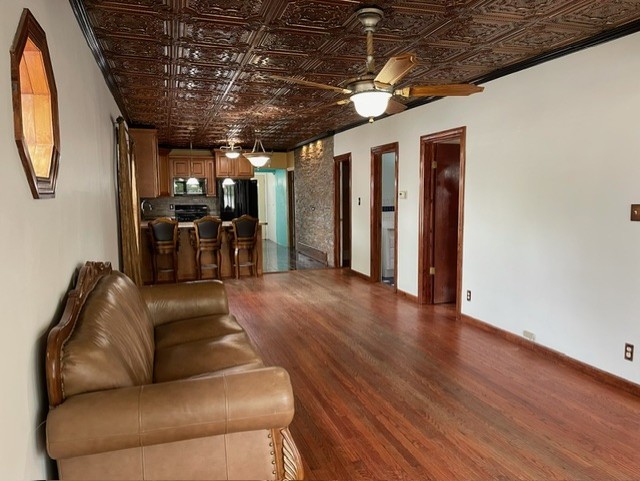 2247 N 73rd Avenue Property Photo 8