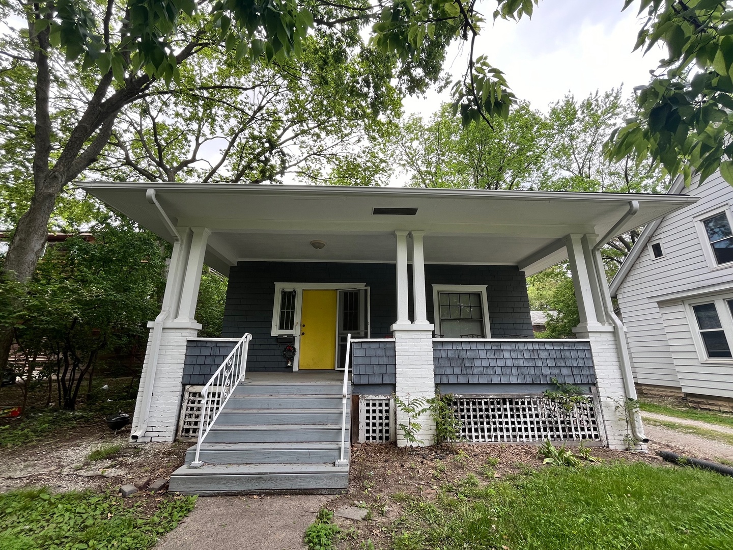 708 W High Street Property Photo 1