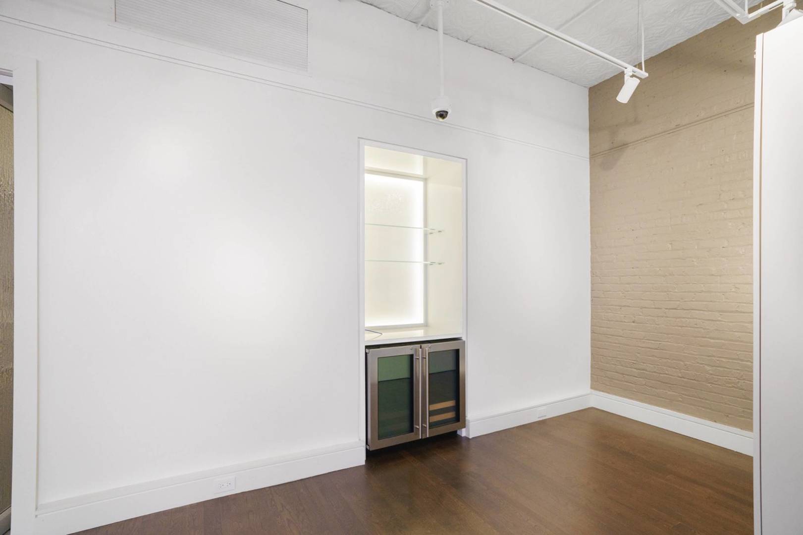 1910 W North Avenue Property Photo 15