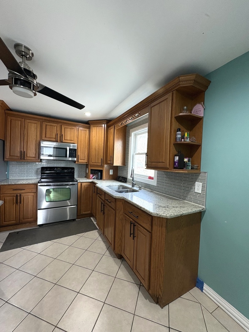 313 S Everett Street Property Photo 6