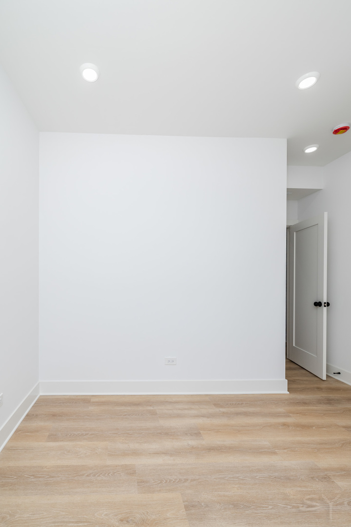 3327 W Division Street Property Photo 12