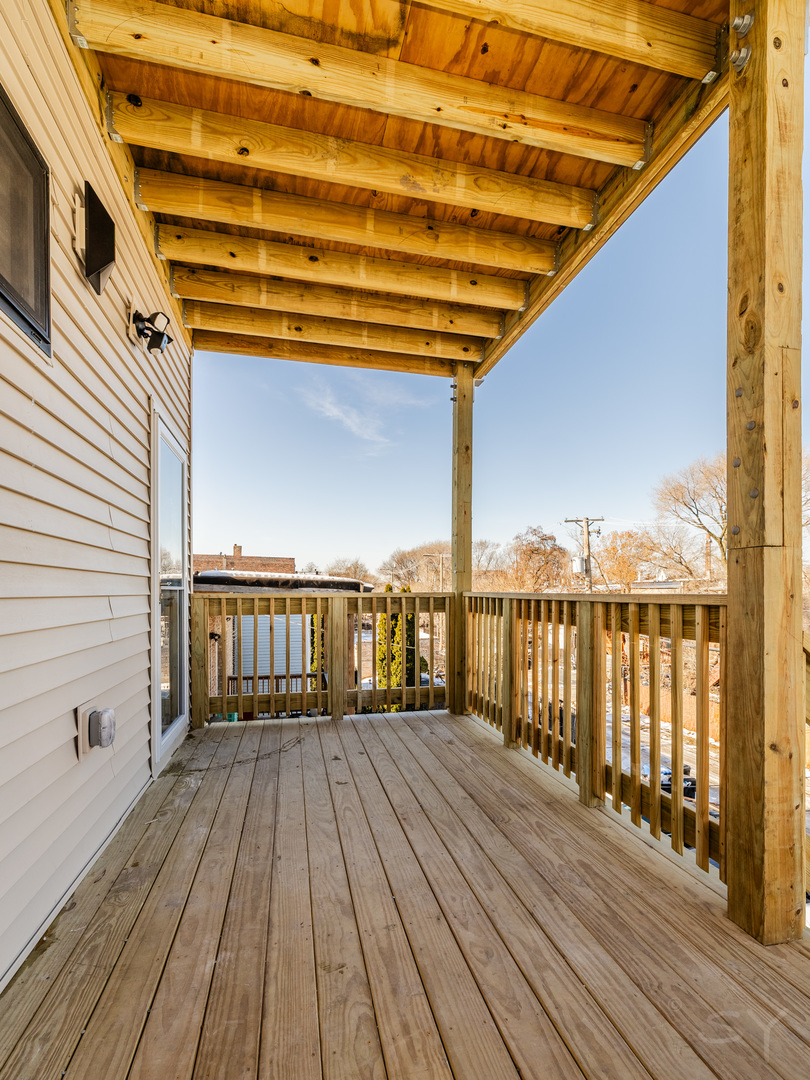 3327 W Division Street Property Photo 26
