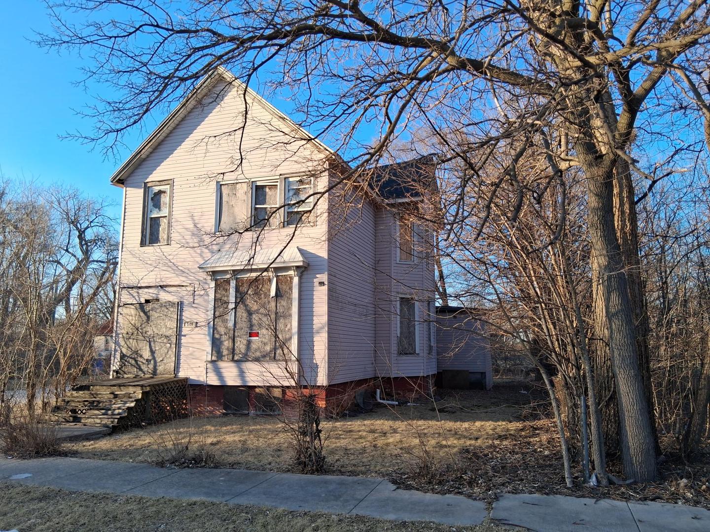 524 W 60TH Street Property Photo 1