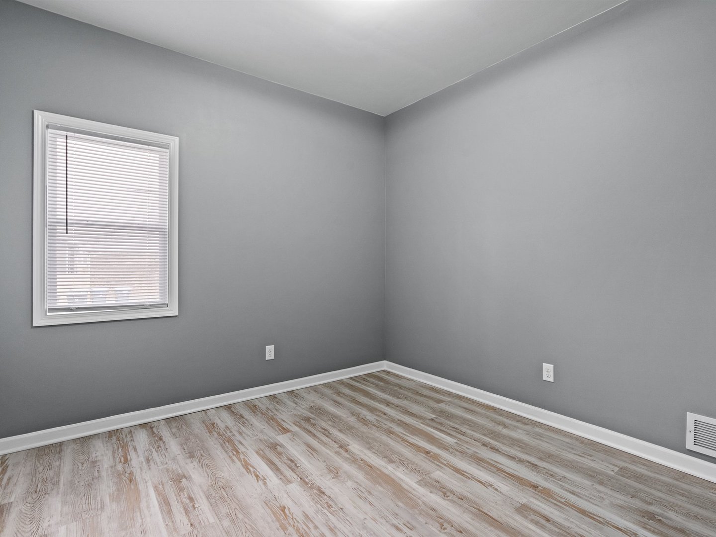 319 156th Place Property Photo 16