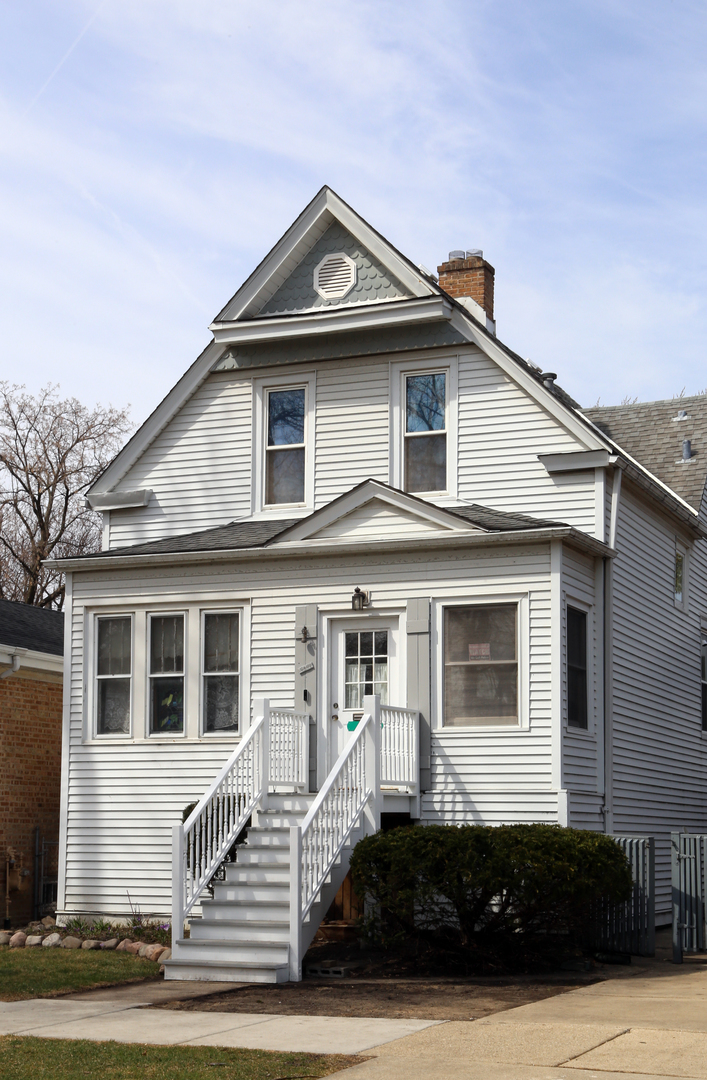 4644 N Kennicott Avenue Property Photo 1