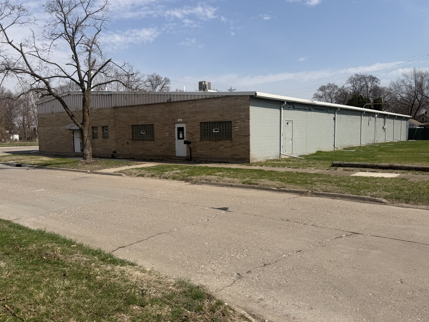 202 43rd Street Property Photo 2