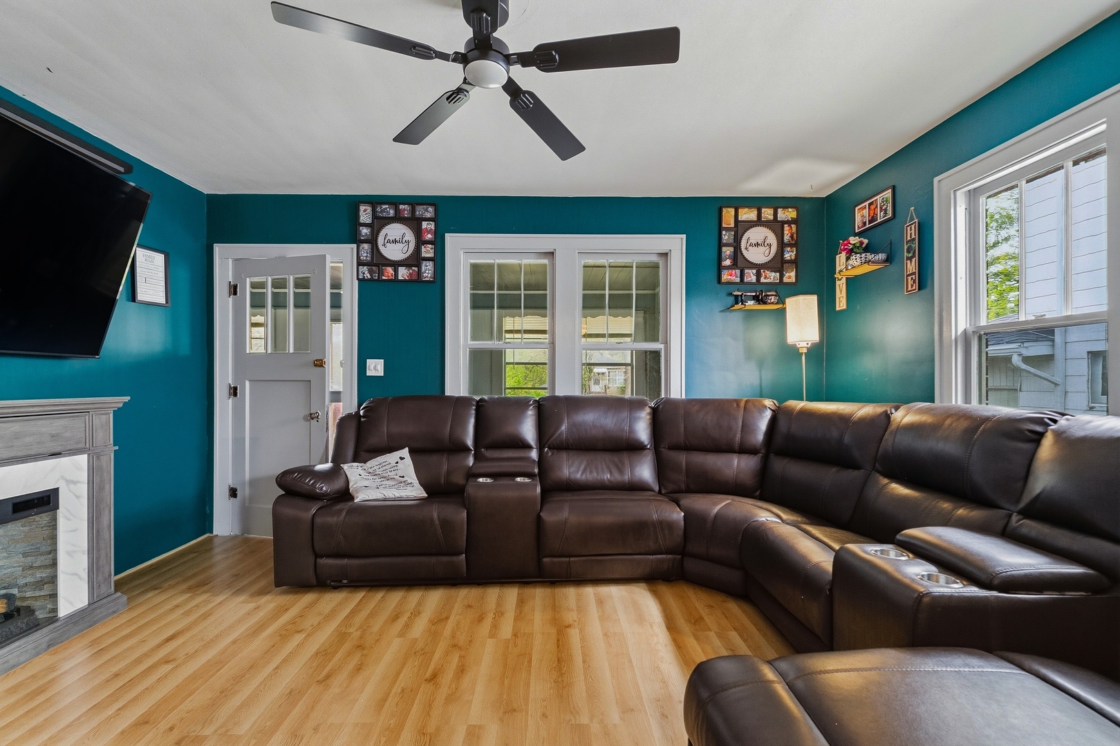 937 25th Street Property Photo 3