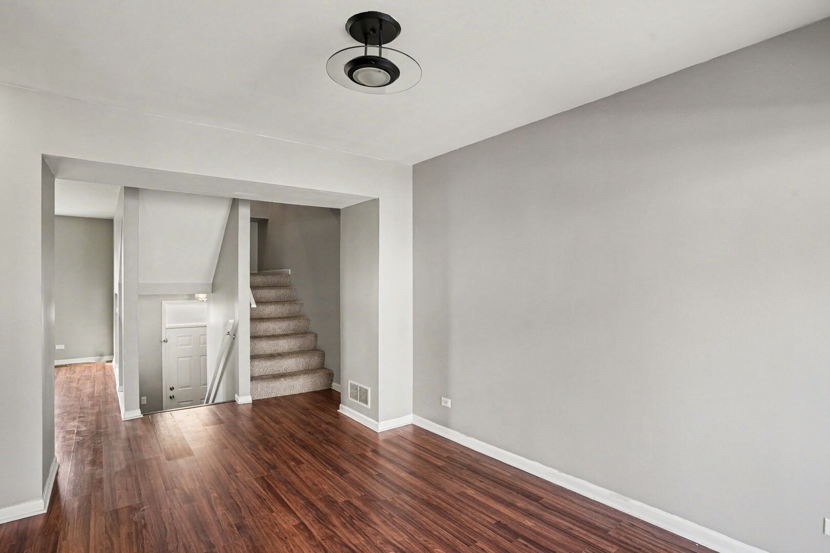 1870 Middlebury Drive Property Photo 6