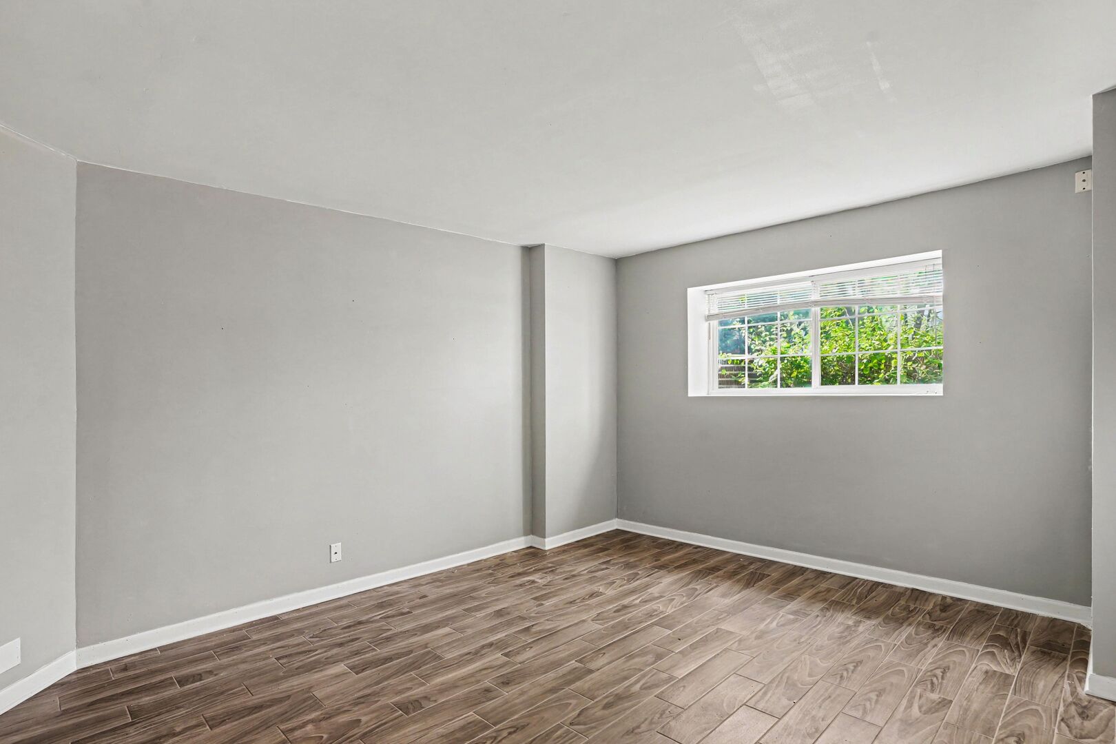 1870 Middlebury Drive Property Photo 24