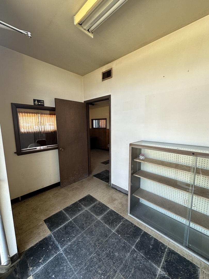 1035 W Algonquin Road Property Photo 19