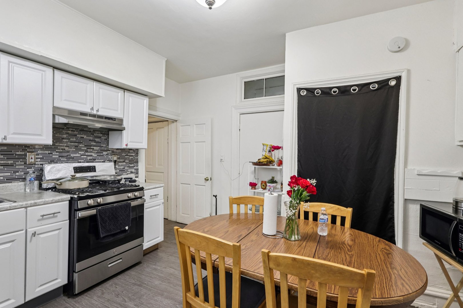 1908 S Loomis Street Property Photo 4