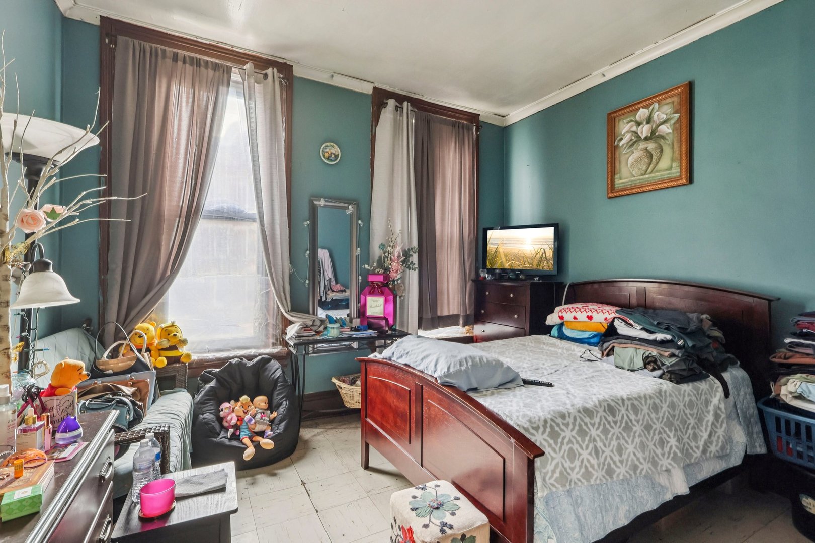 1908 S Loomis Street Property Photo 10