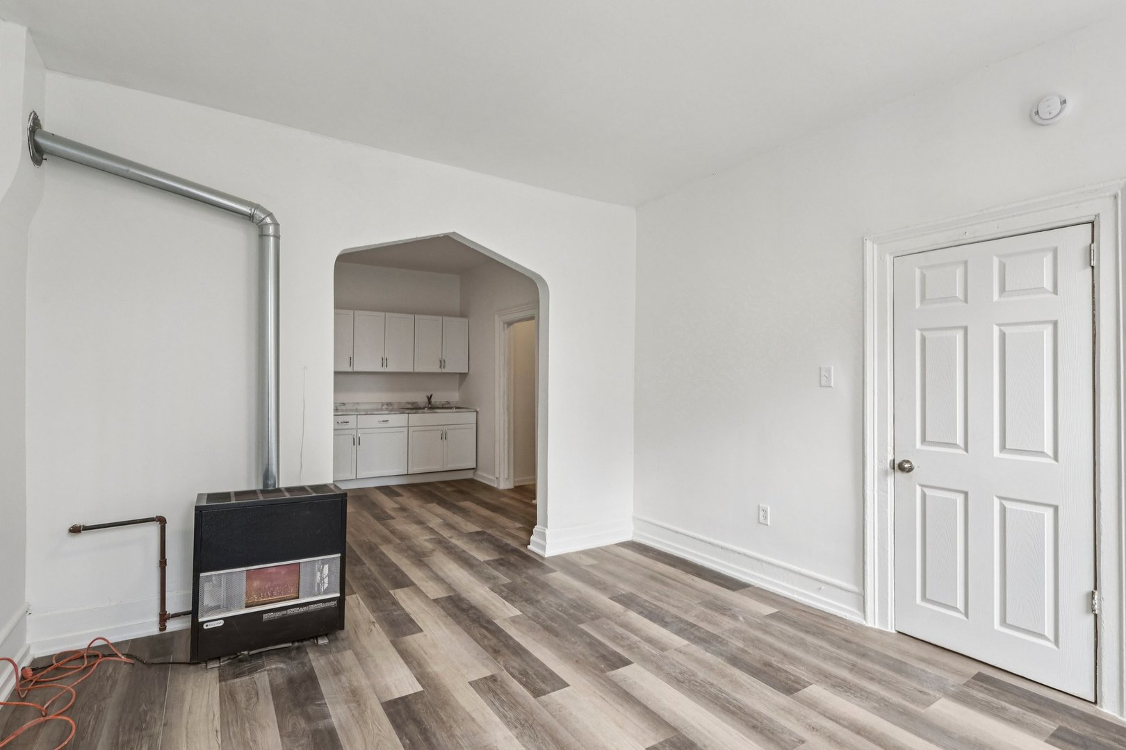 1908 S Loomis Street Property Photo 14
