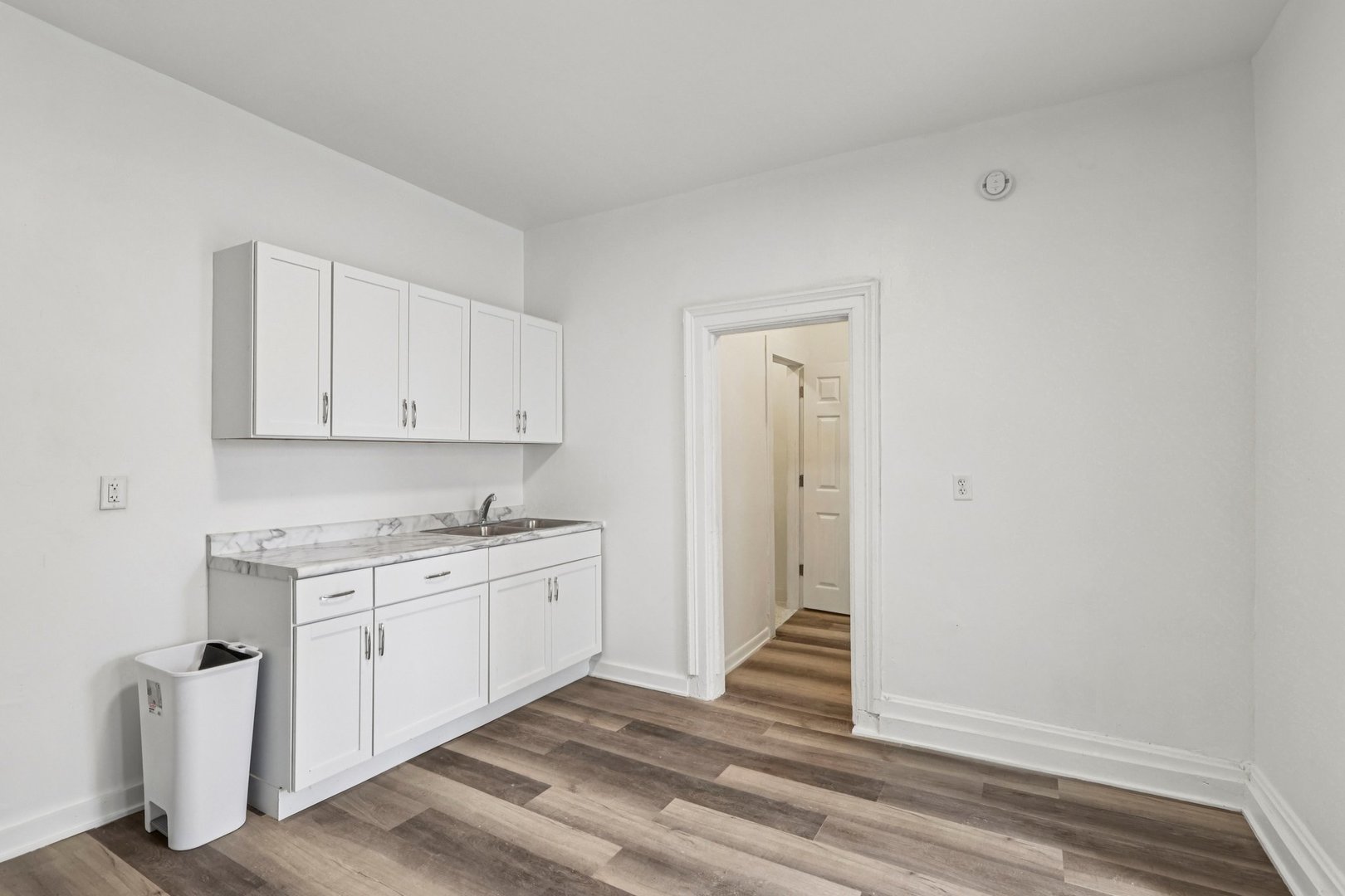 1908 S Loomis Street Property Photo 15