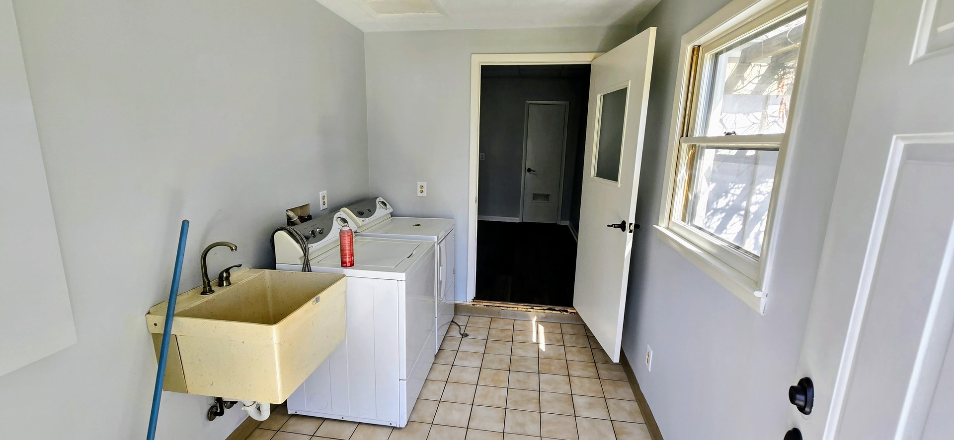 110 Duell Street Property Photo 9