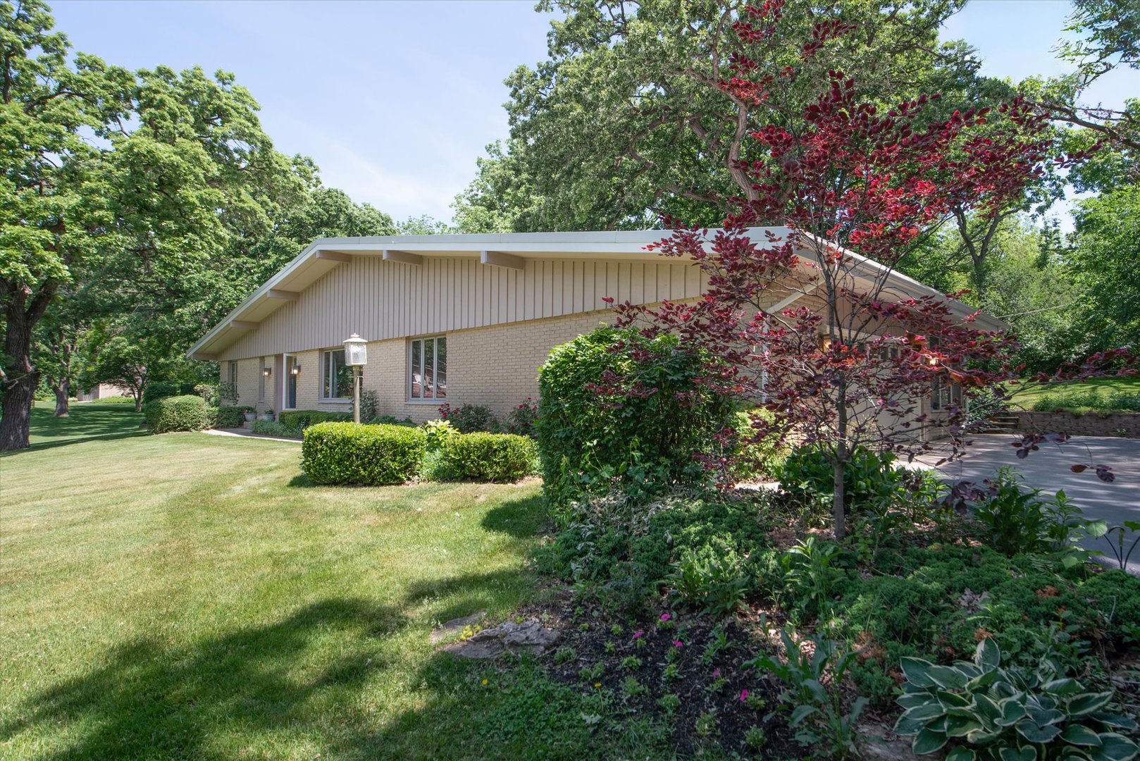 1196 Nottingham Lane Property Photo 3