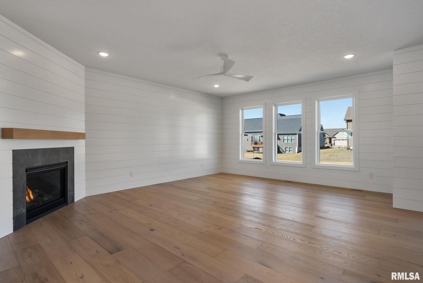 6574 Pelican Street Property Photo 8