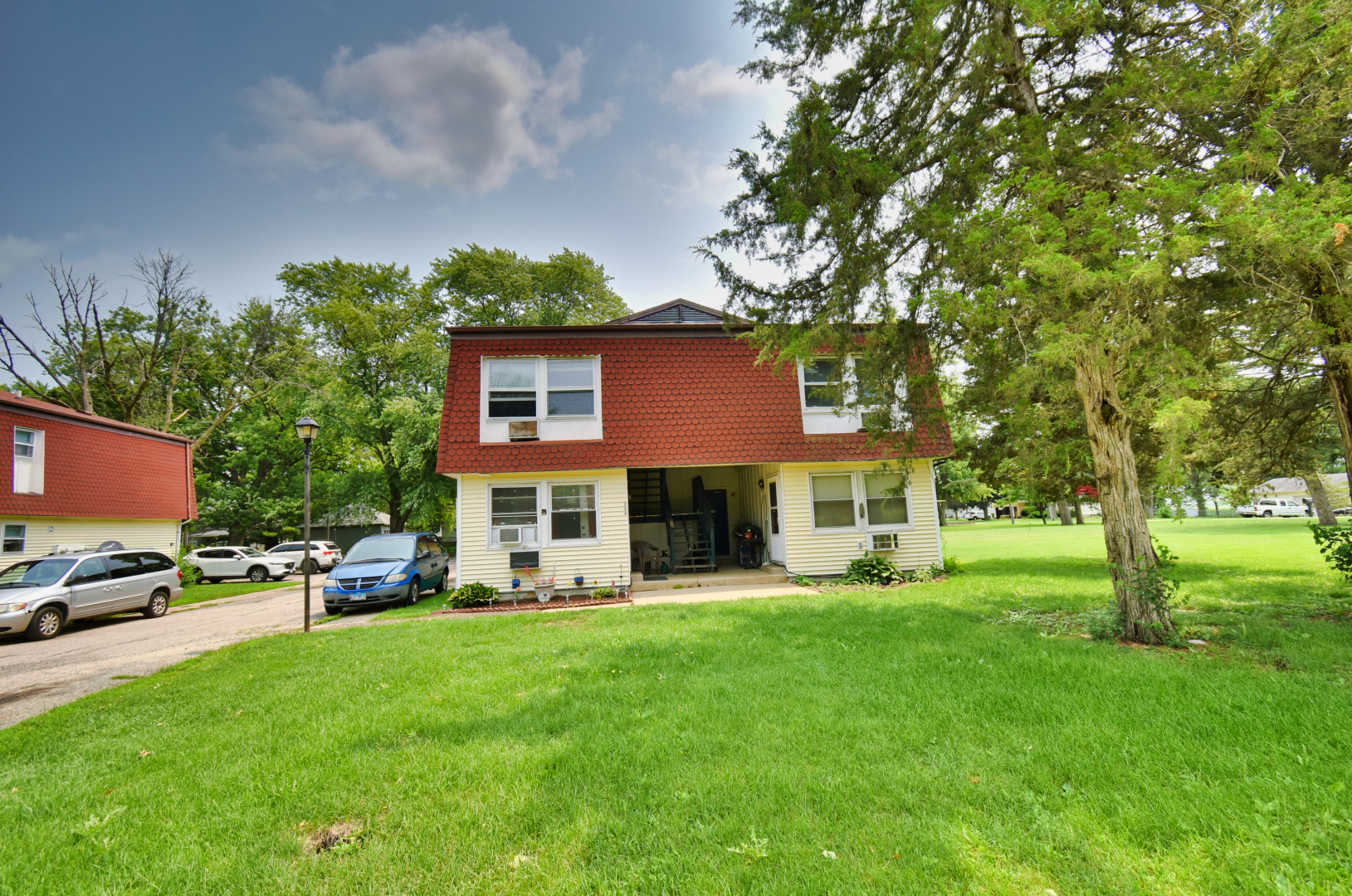 201-207 S Maple Street Property Photo 2