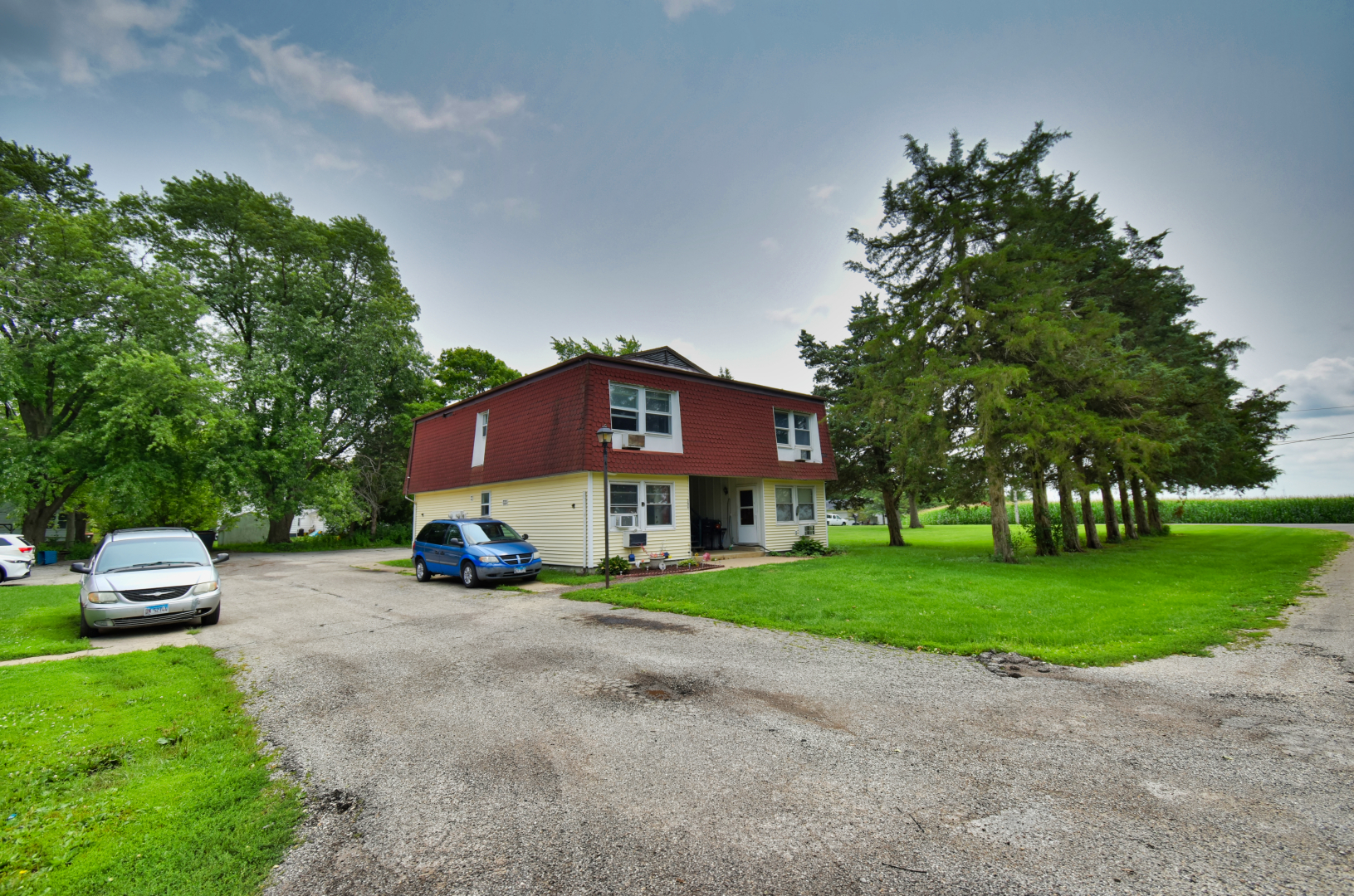 201-207 S Maple Street Property Photo 4