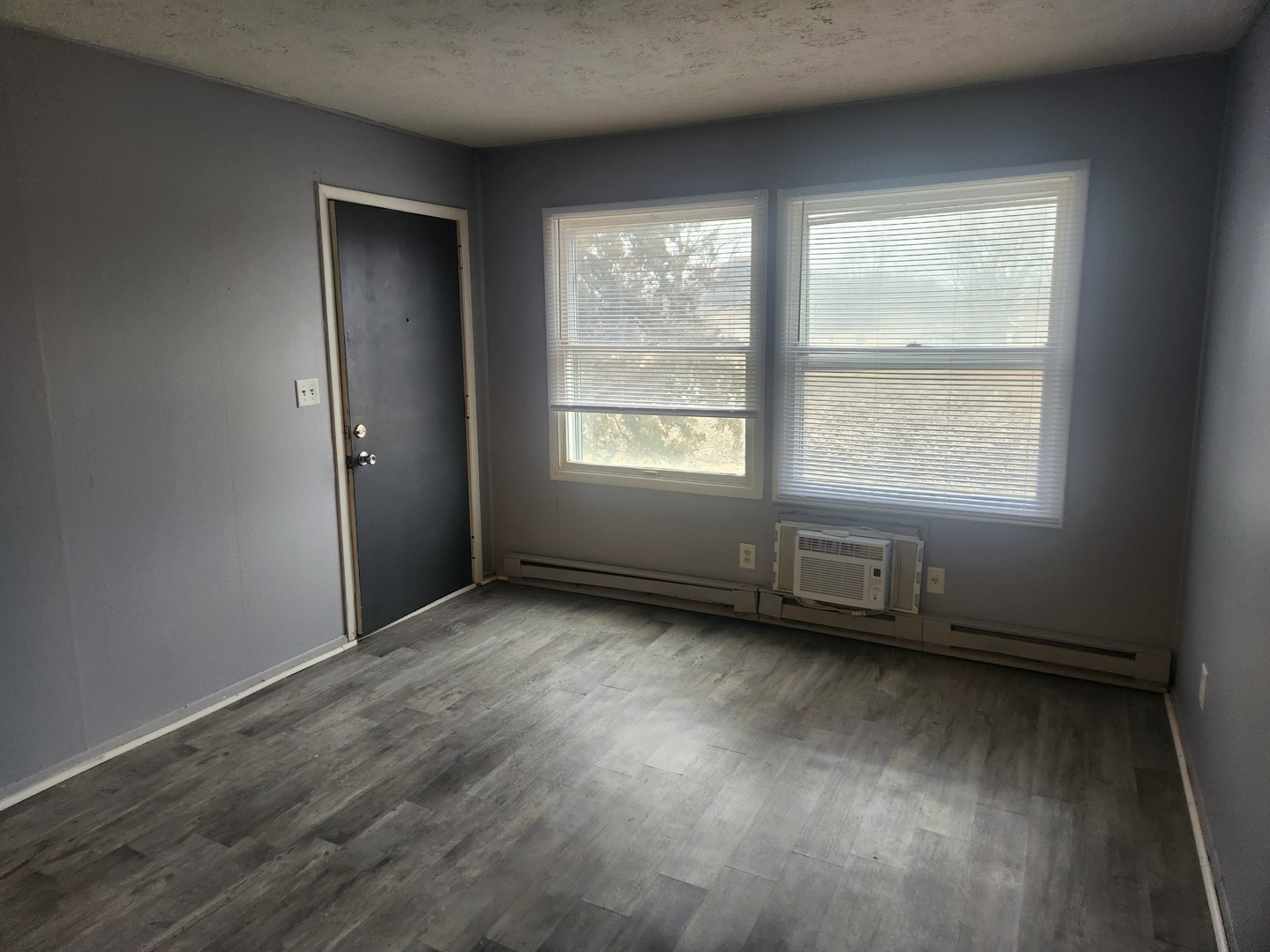 201-207 S Maple Street Property Photo 7