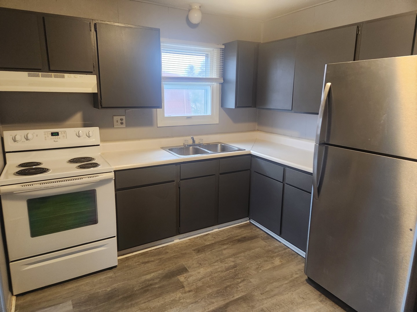 201-207 S Maple Street Property Photo 8