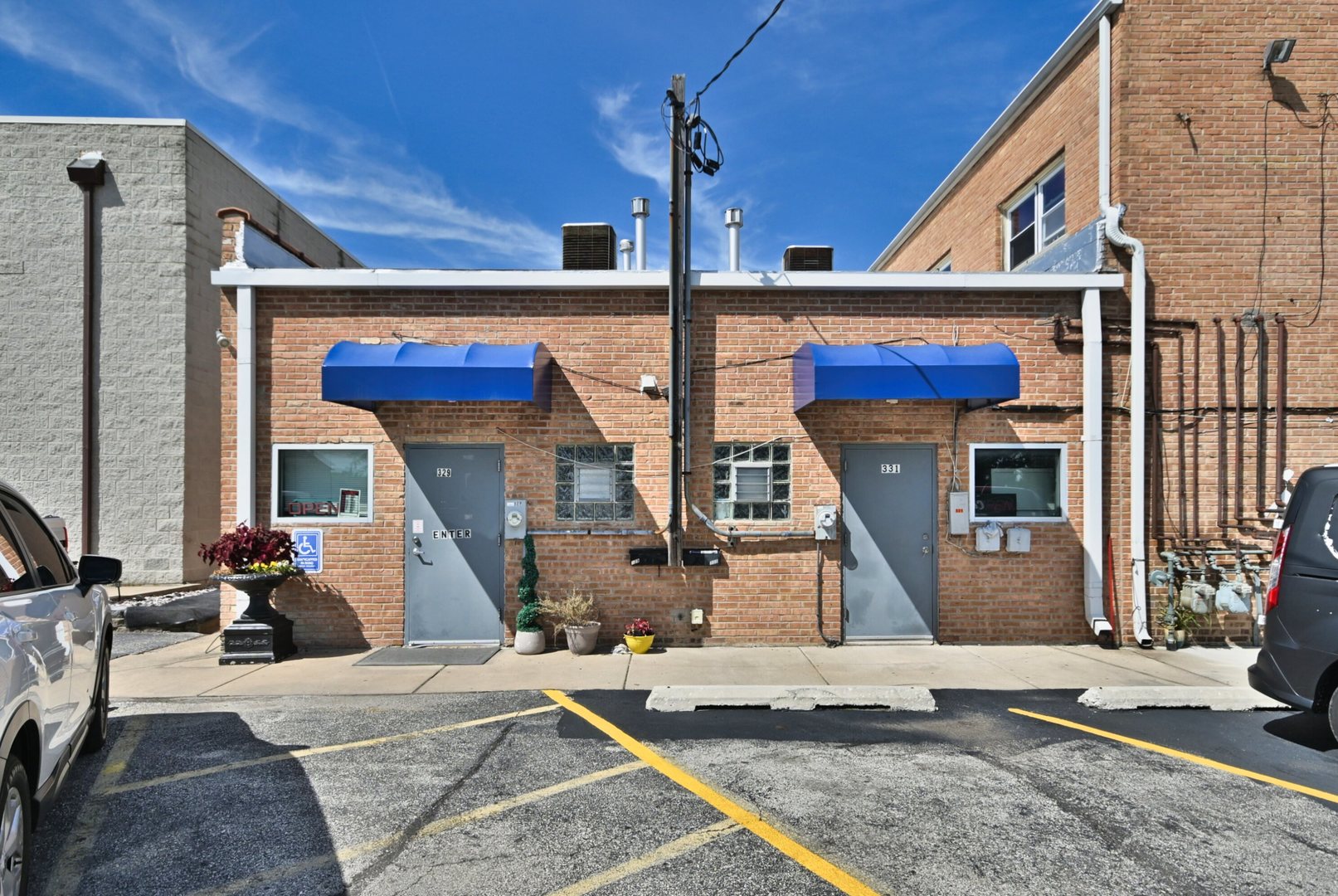 329-31 N Addison Road Property Photo 10