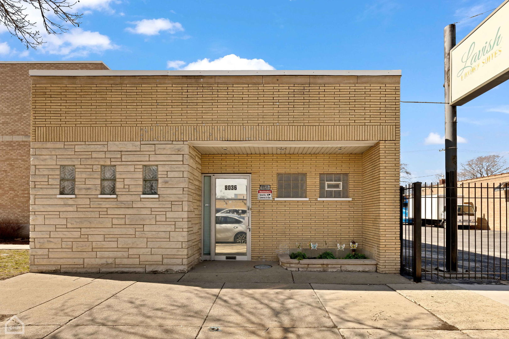 8036 S Western Avenue Property Photo 2
