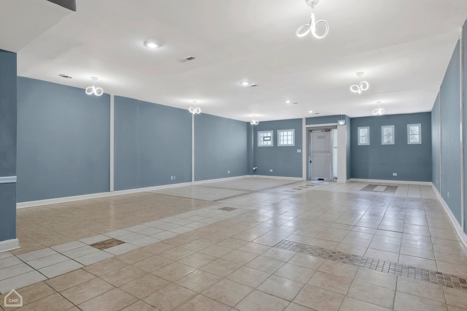 8036 S Western Avenue Property Photo 3