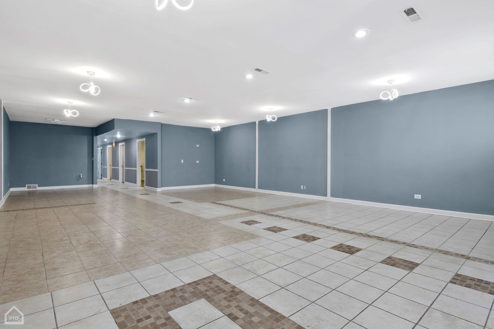 8036 S Western Avenue Property Photo 5