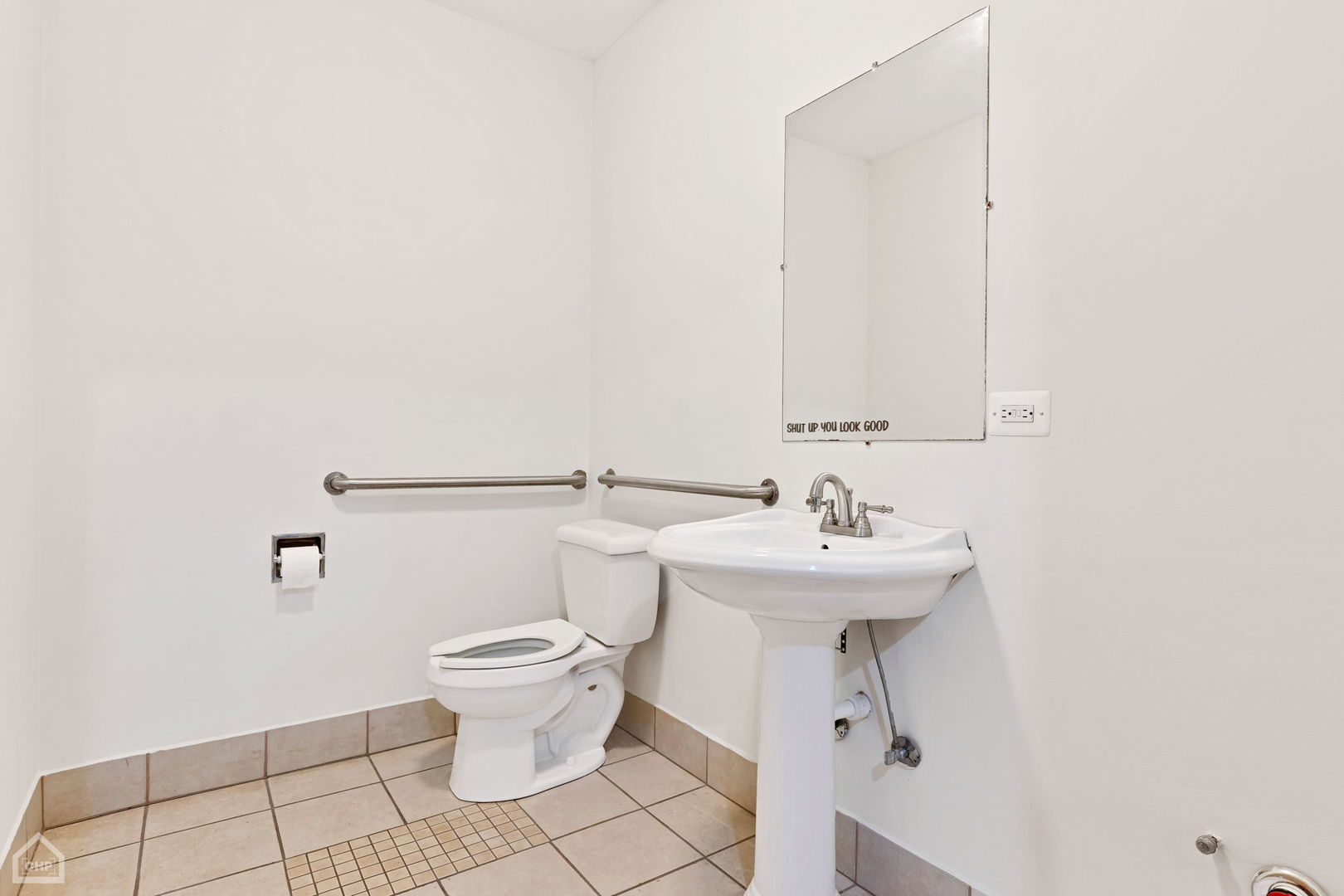 8036 S Western Avenue Property Photo 9