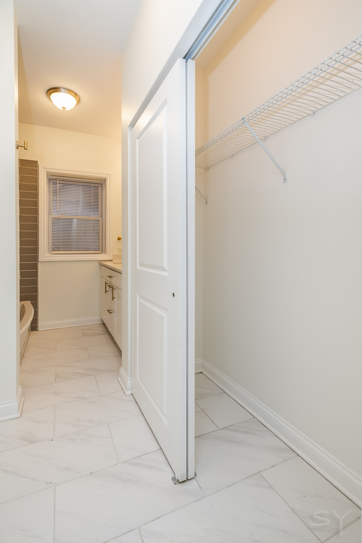 6711 S Paxton Avenue Property Photo 13