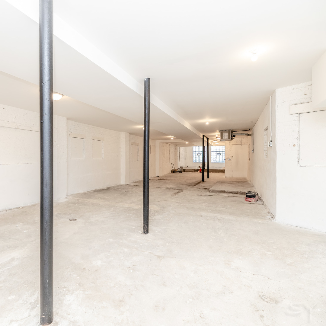 6711 S Paxton Avenue Property Photo 22