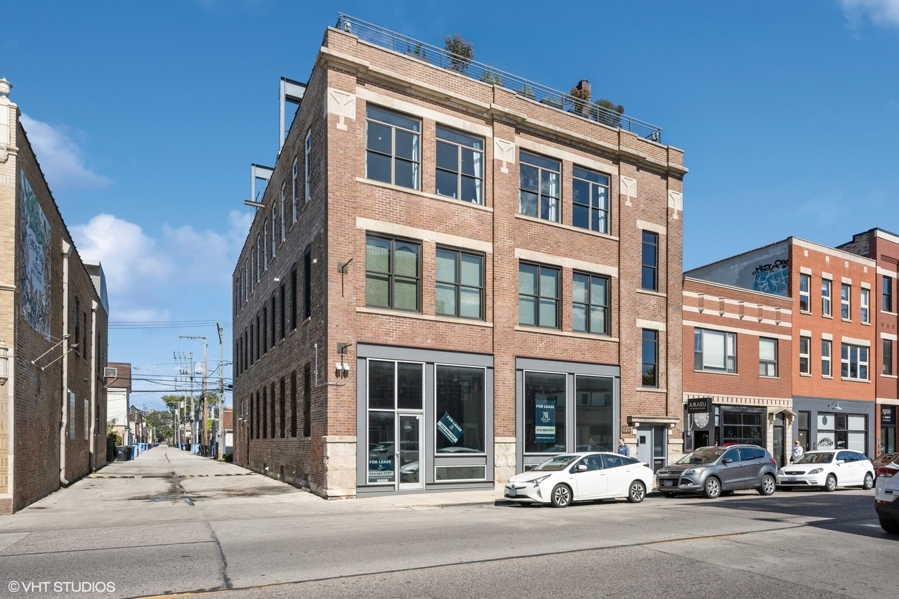1910 W North Avenue Property Photo 4