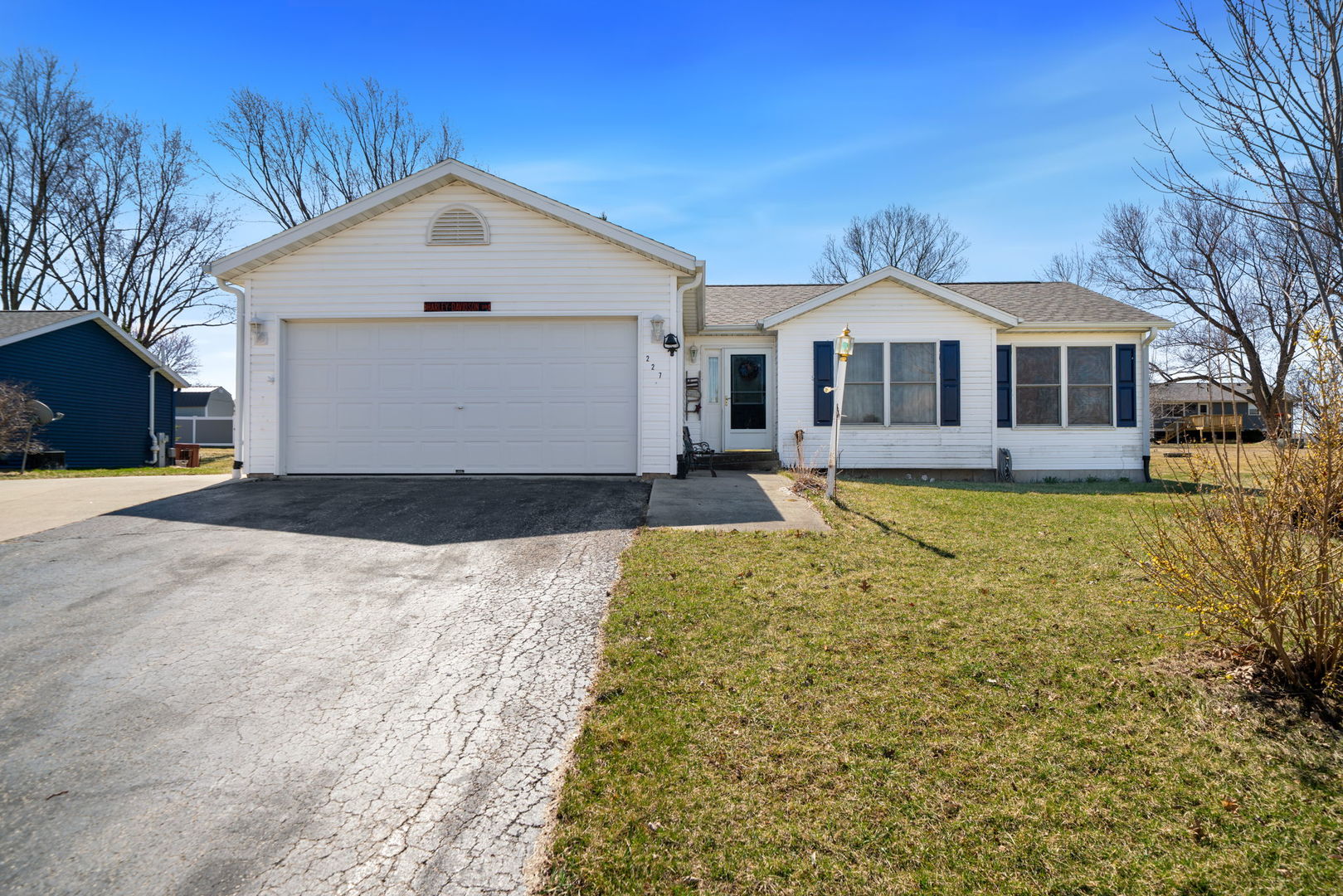227 Meadow Drive Property Photo 1