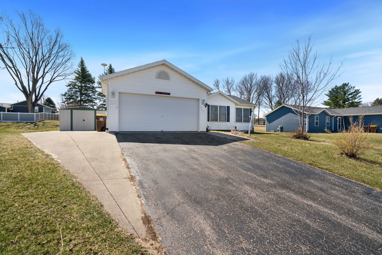227 Meadow Drive Property Photo 3