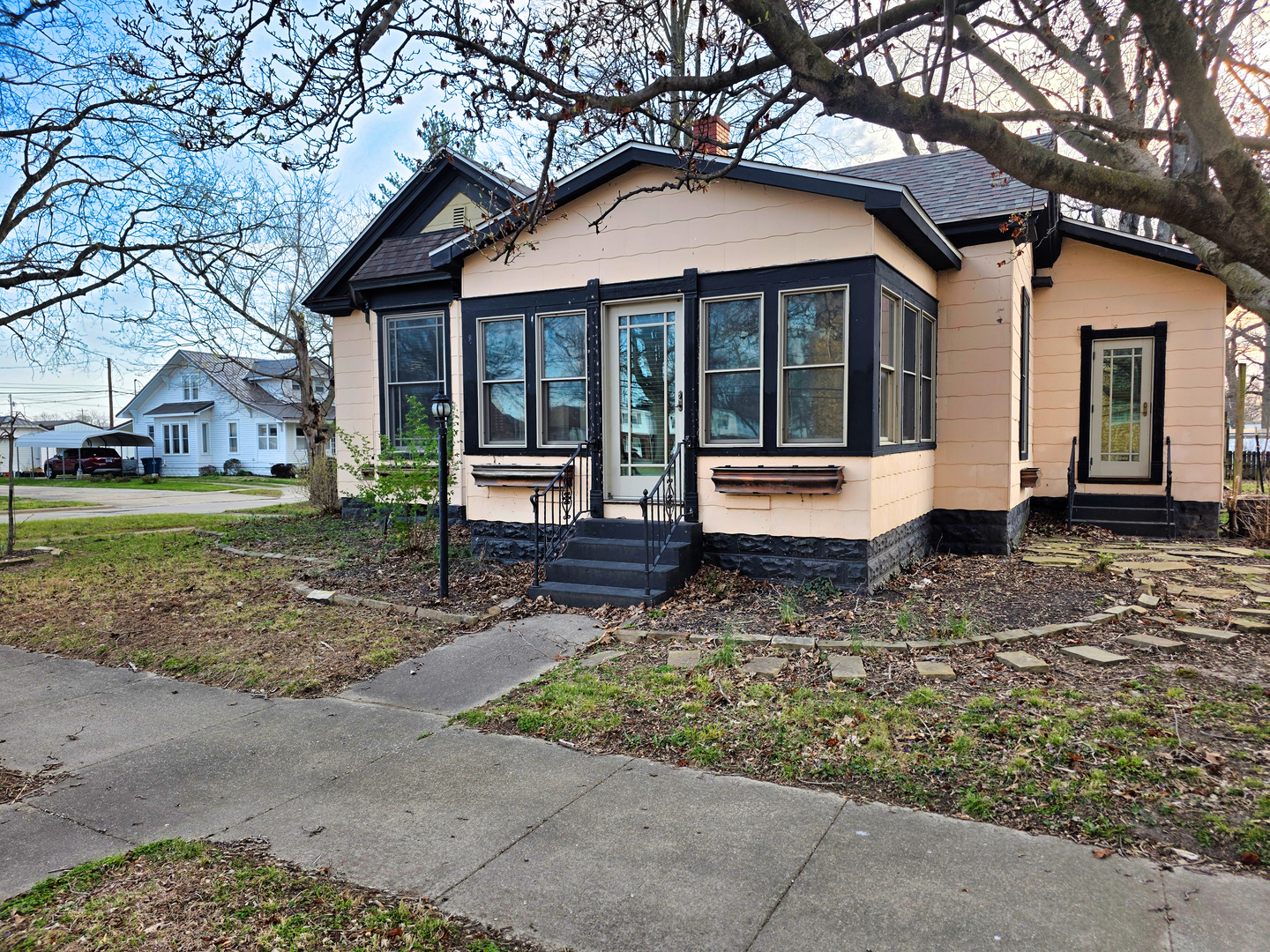 102 W 3rd Street Property Photo 67