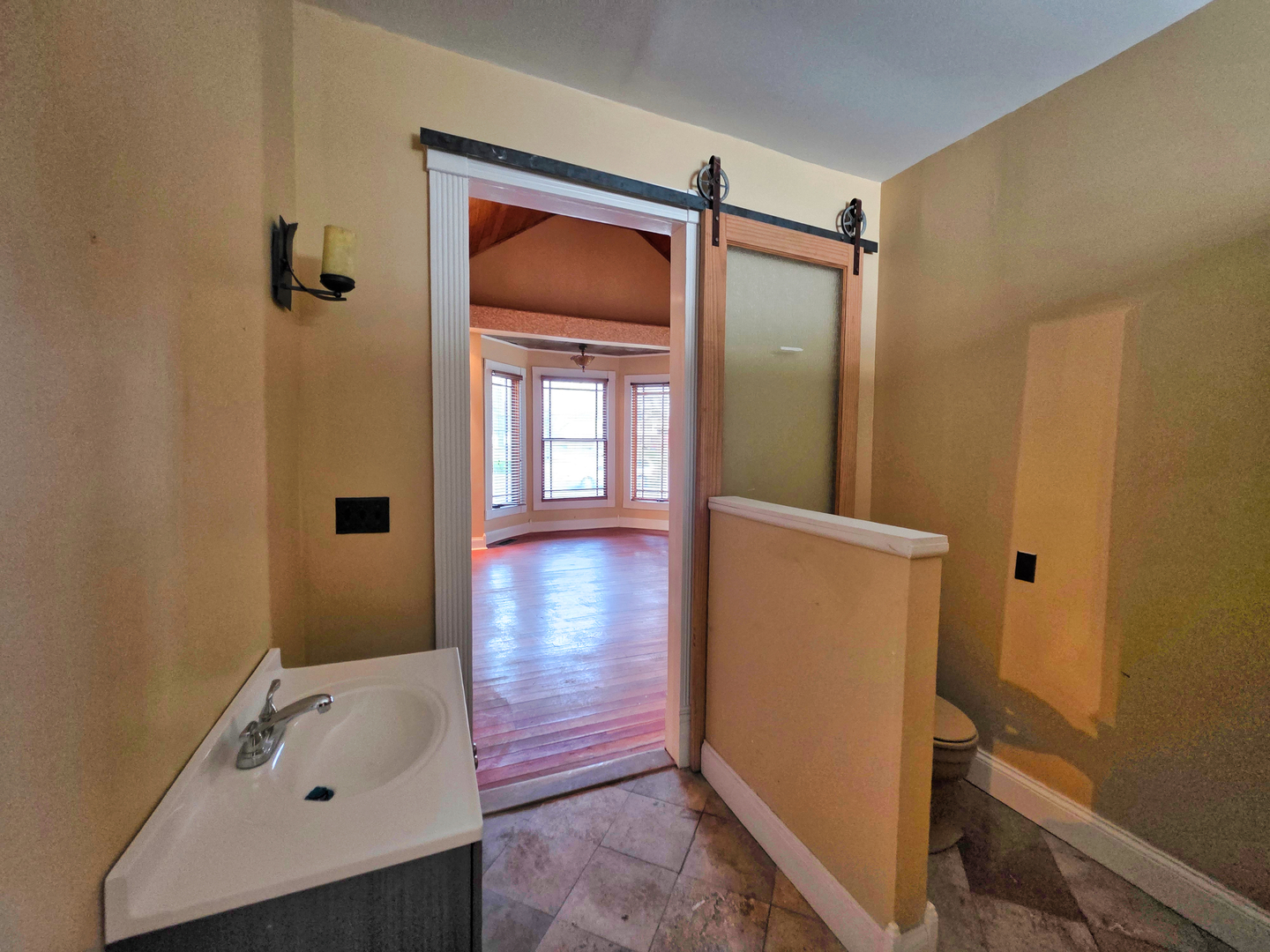 102 W 3rd Street Property Photo 85