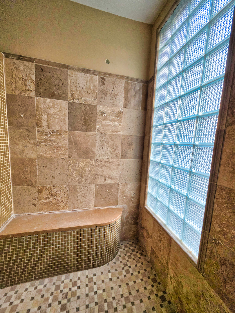 102 W 3rd Street Property Photo 88