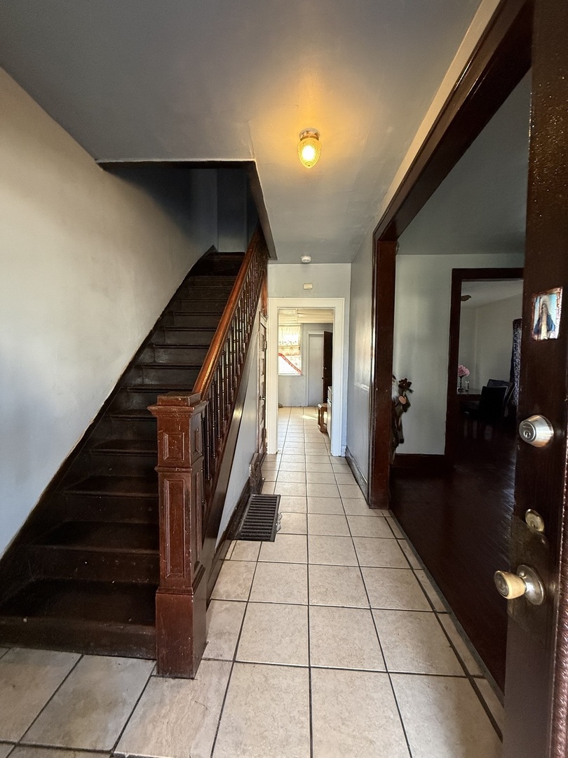 357 S Rosewood Avenue Property Photo 3