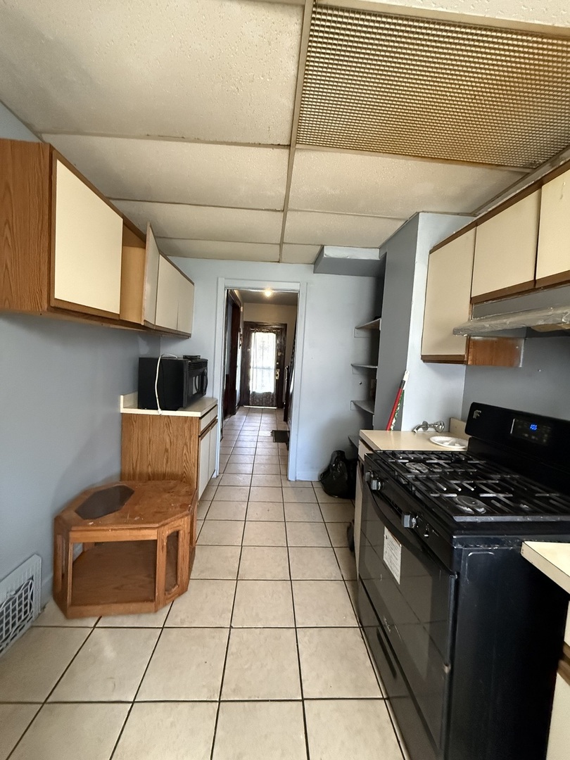 357 S Rosewood Avenue Property Photo 7